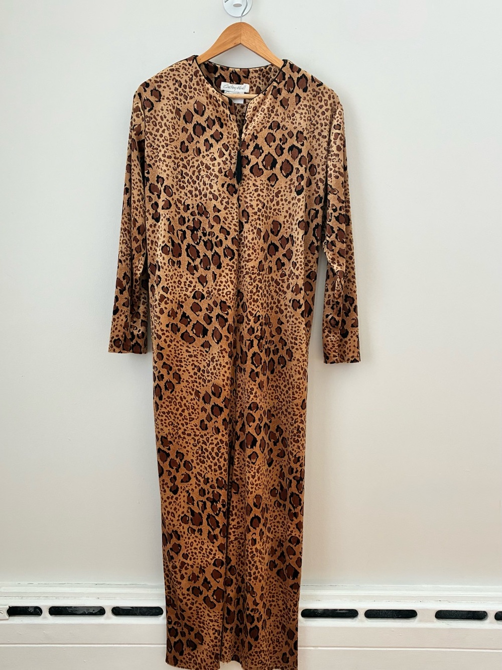 VINTAGE CARLTON HALL LEOPARD PRINT KAFTAN ROBE DRESS